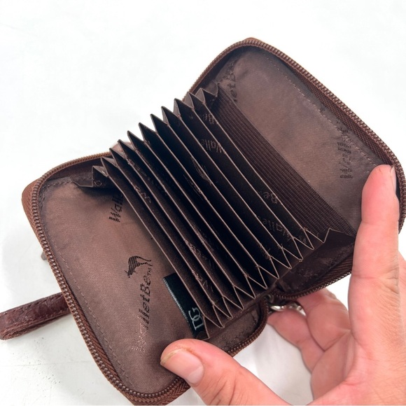 WALLETBE Woman's Croco Embossed Leather Wallet Card Holder Wristlet - Picture 5 of 10